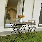 Ferienwohnung Im Univiertel Mit Garten