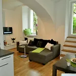 Ferienwohnung Im Univiertel Mit Garten